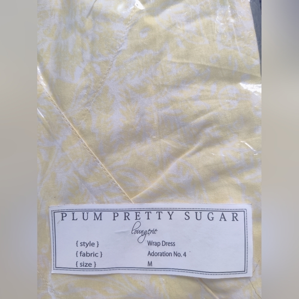 *Plum Pretty Sugar Yellow Botanical Wrap Dress Knee Length Size M NWT - Picture 4 of 6